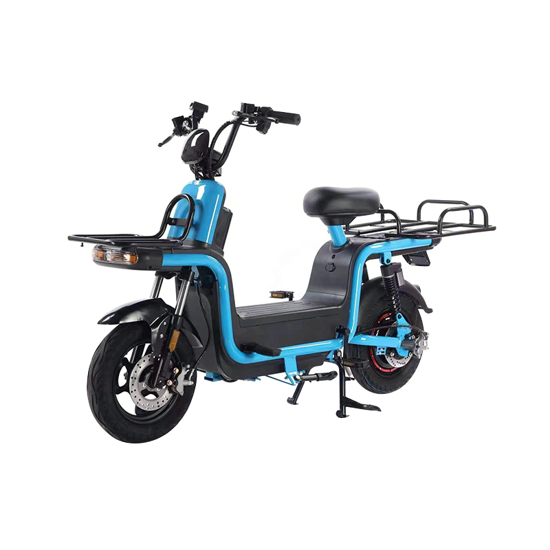 この電動バイクの重量配分と重心は、同等の ICE バイクと比較してどうですか?