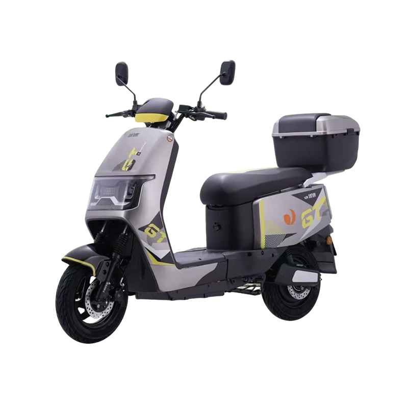 バーサタイル モーターサイクルのサスペンション システムは、専用のデュアル スポーツ モーターサイクルと比較して、都市部の道路とオフロードの地形の両方でどのように機能しますか?